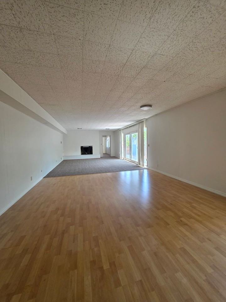 6437 Elmhurst Dr - Photo 5 of 19