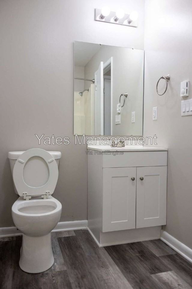 1121 E Lincoln St - Photo 4 of 12