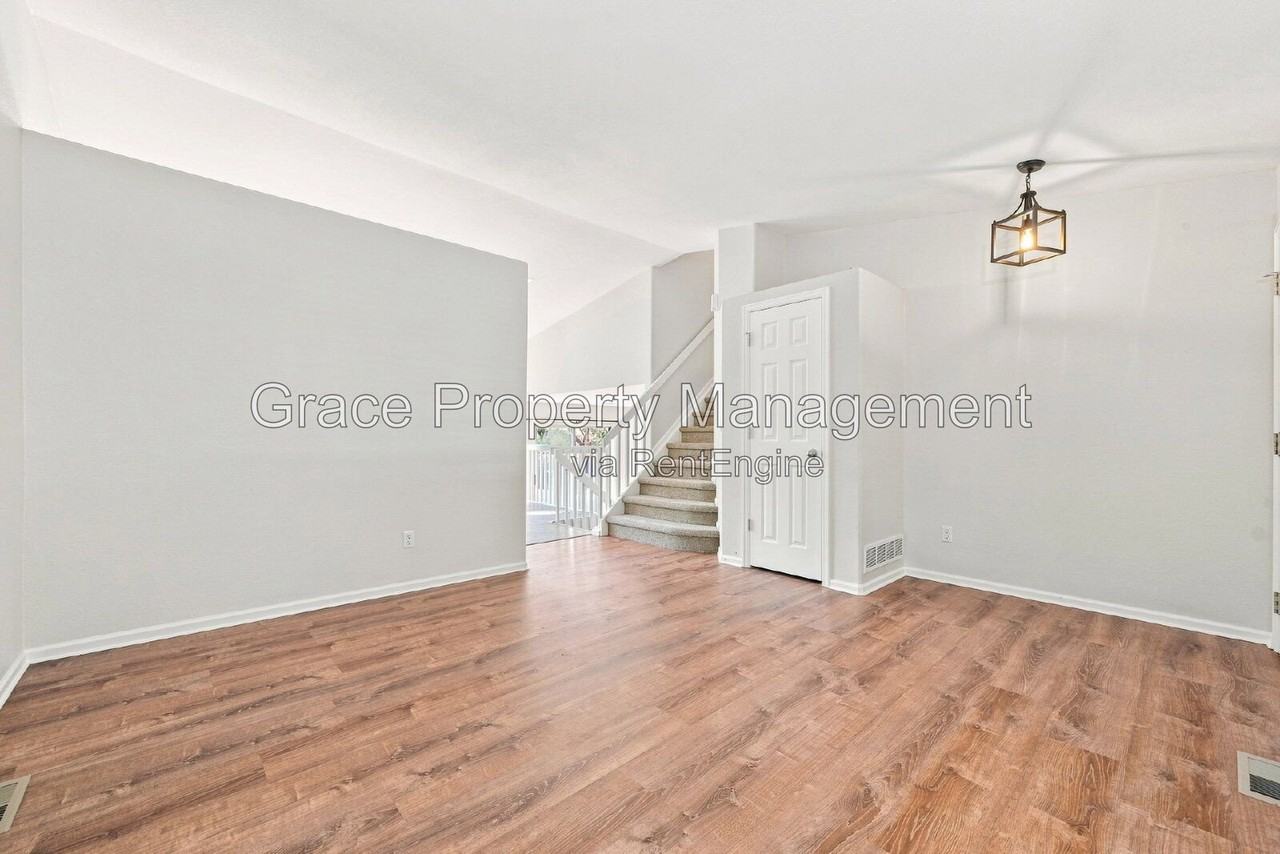 16041 Bluebonnet Dr - Photo 3 of 24