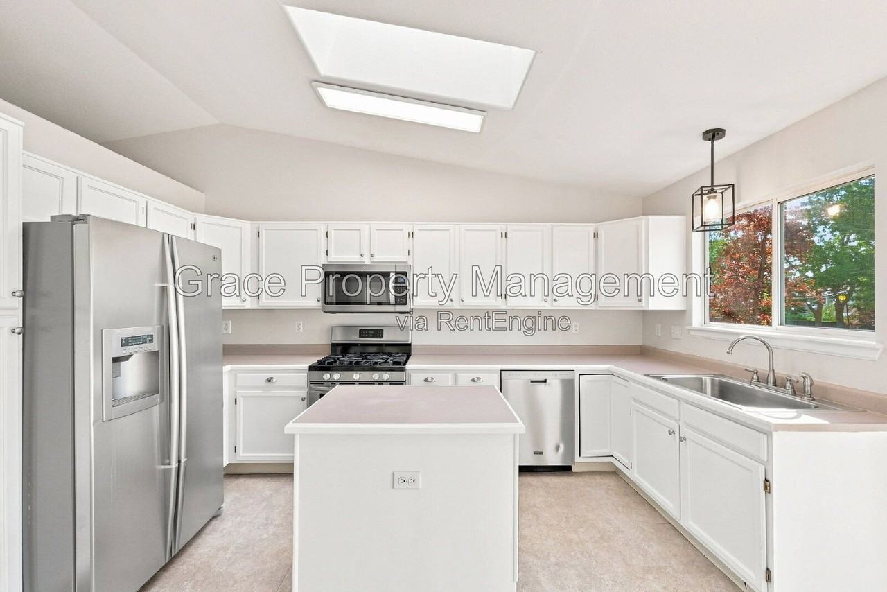 16041 Bluebonnet Dr - Photo 6 of 24