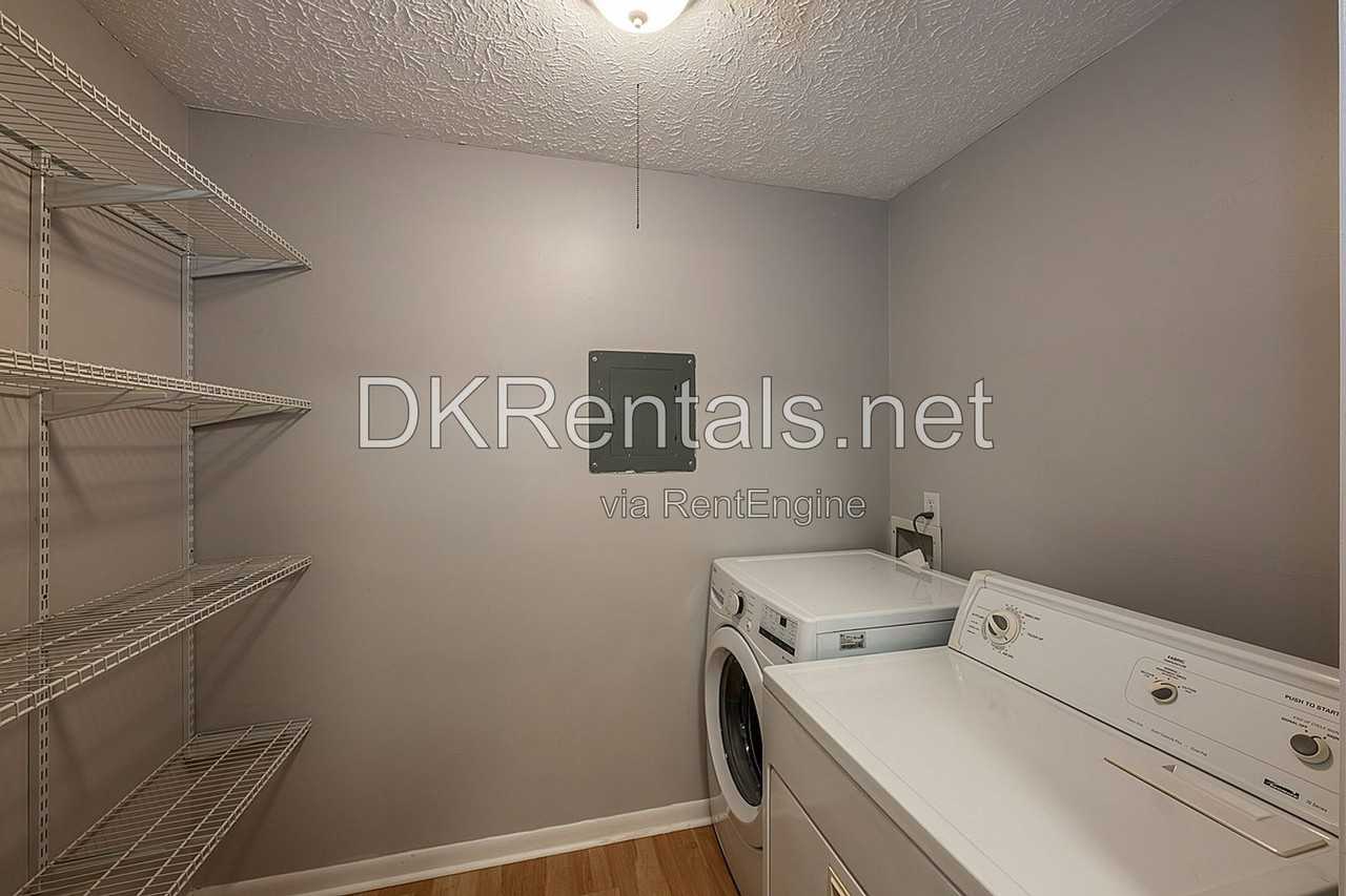 5143 Roswell Rd Ne #9 - Photo 2 of 20