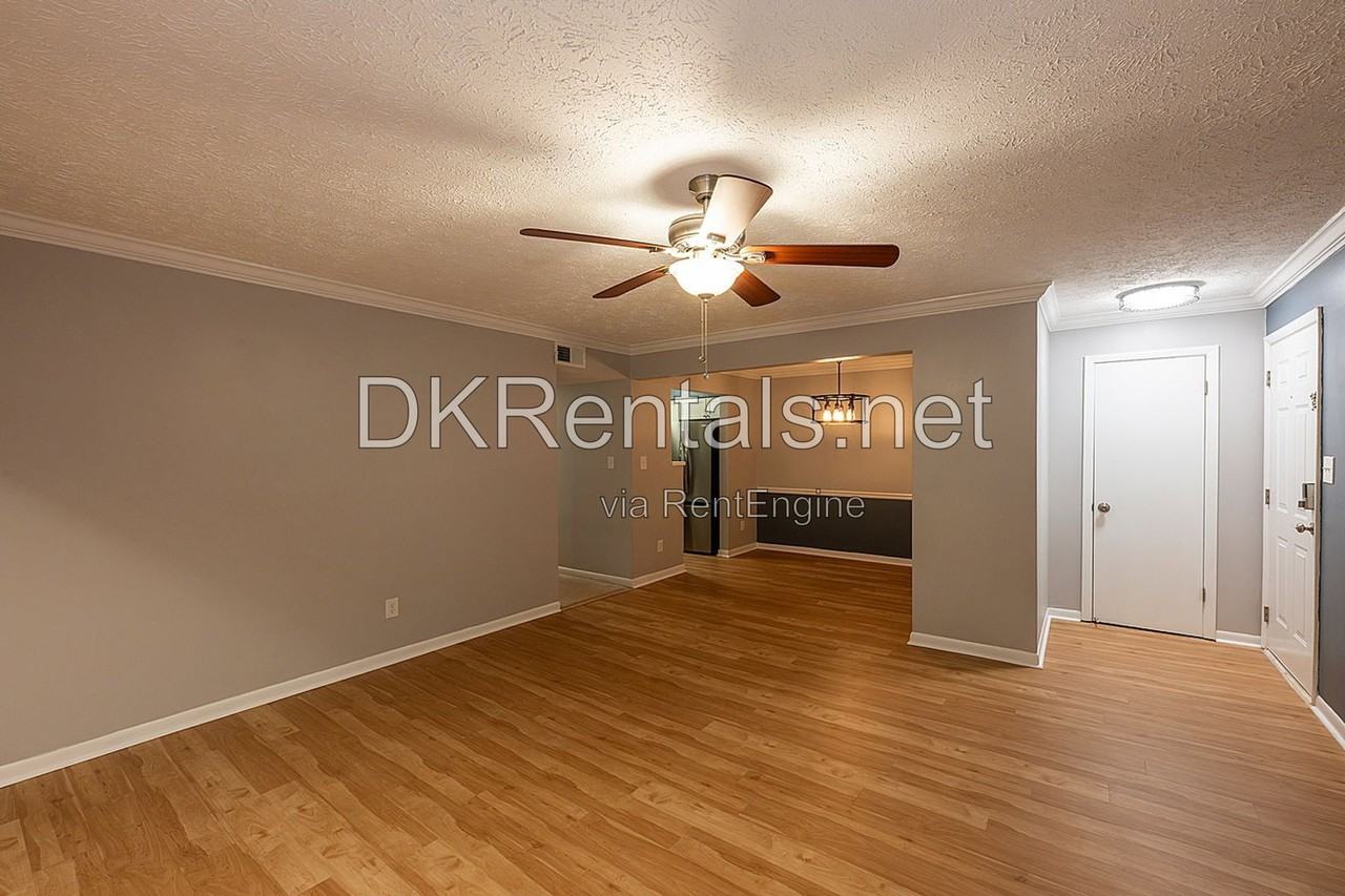 5143 Roswell Rd Ne #9 - Photo 4 of 20
