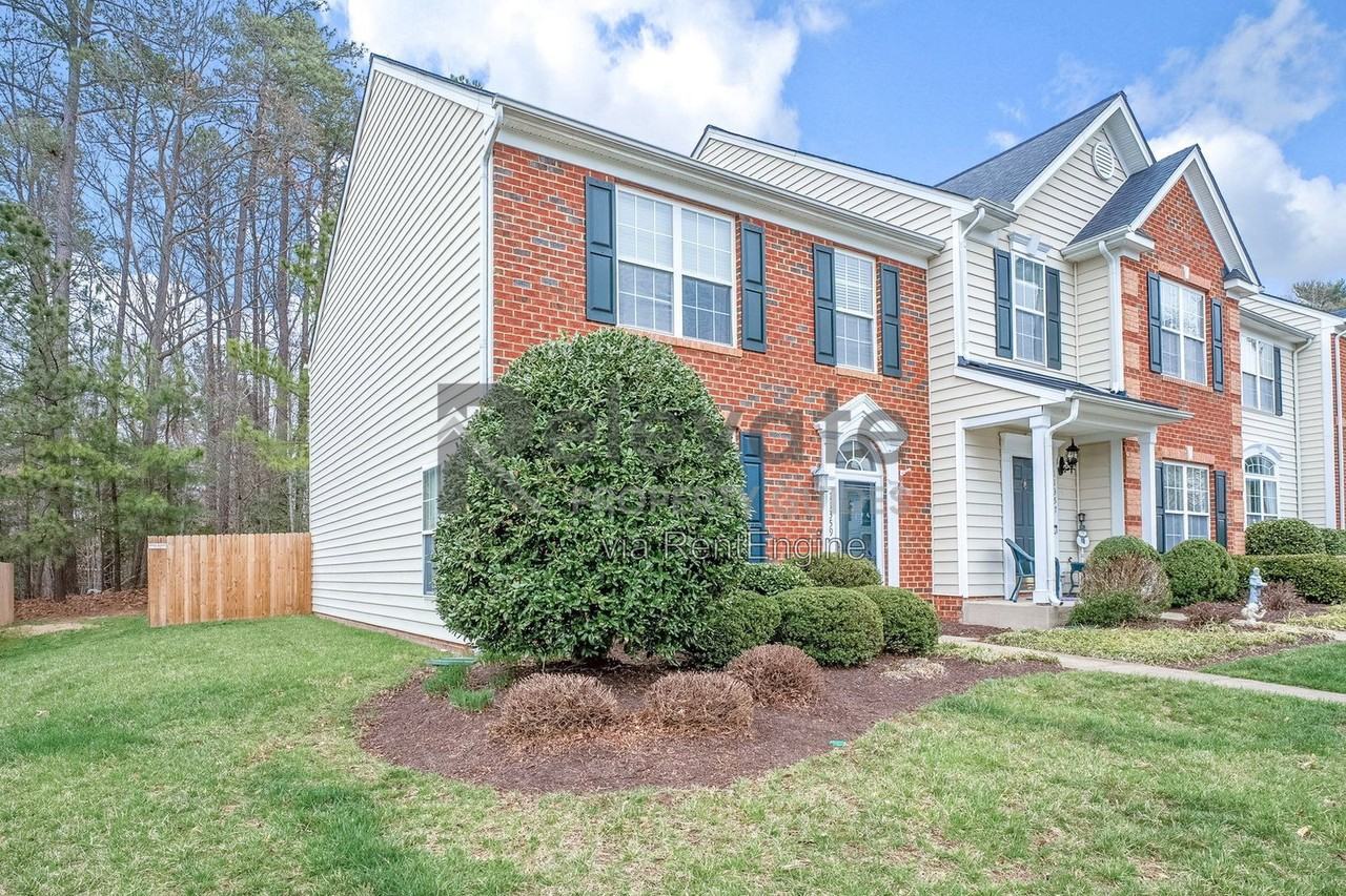 11359 Abbots Cross Ln - Photo 2 of 26