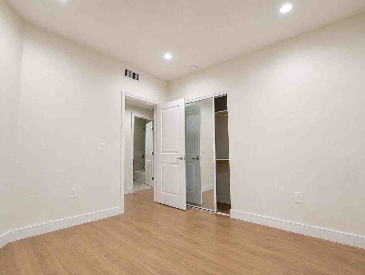 14411 Vanowen St #212 - Photo 6 of 19