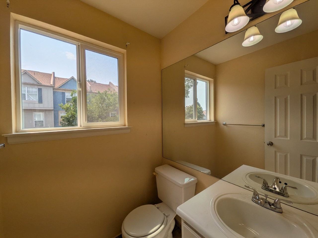 11806 E Kepner Dr - Photo 6 of 18
