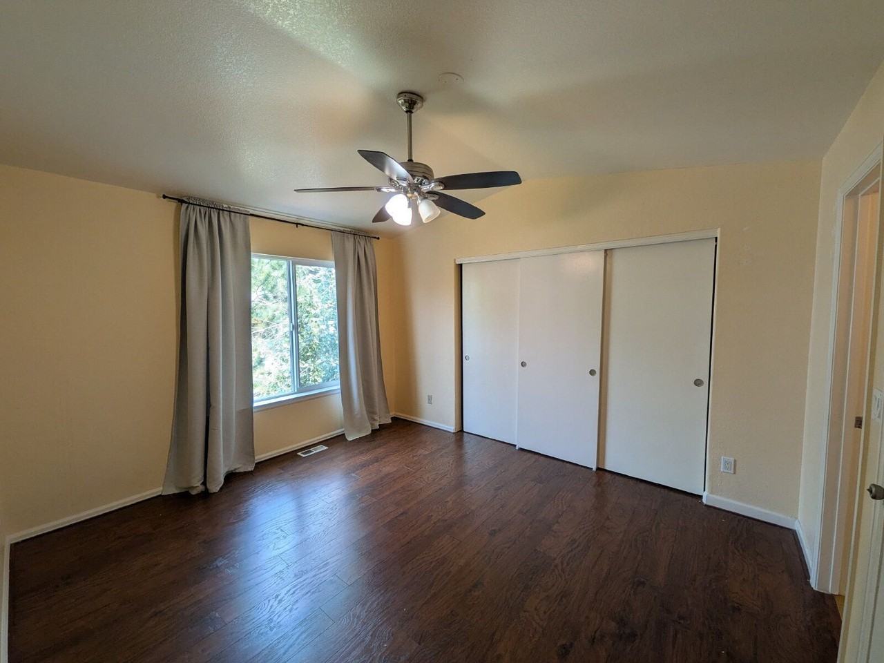 11806 E Kepner Dr - Photo 7 of 18