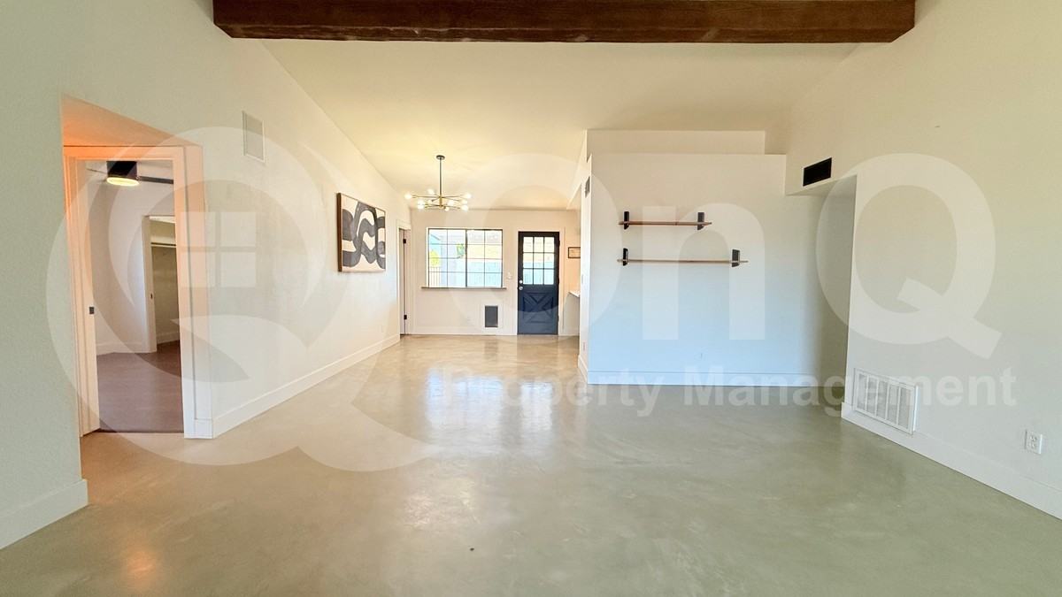 1222 W 13th St - Photo 4 of 19