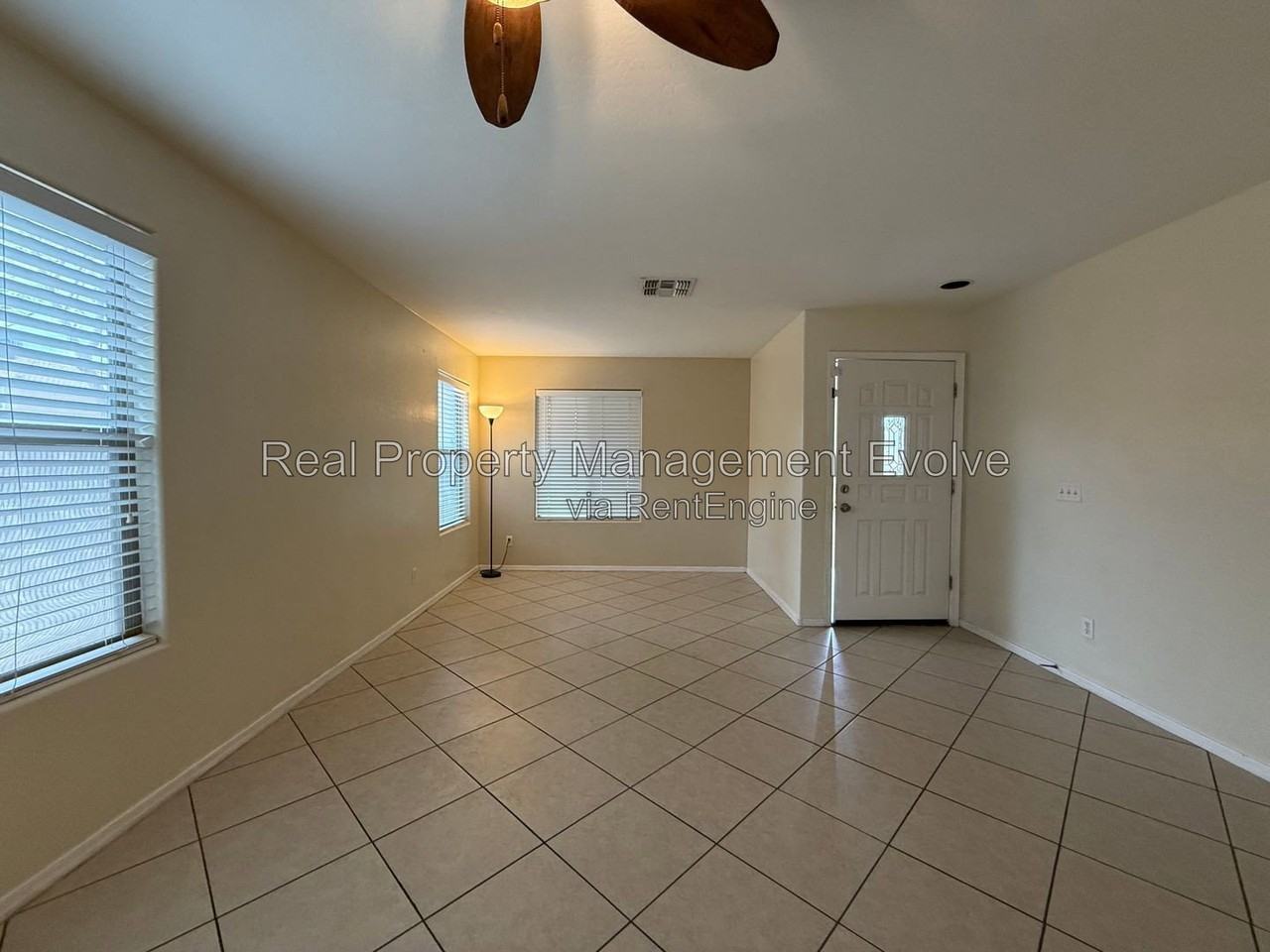 25824 W Burgess Ln - Photo 5 of 36