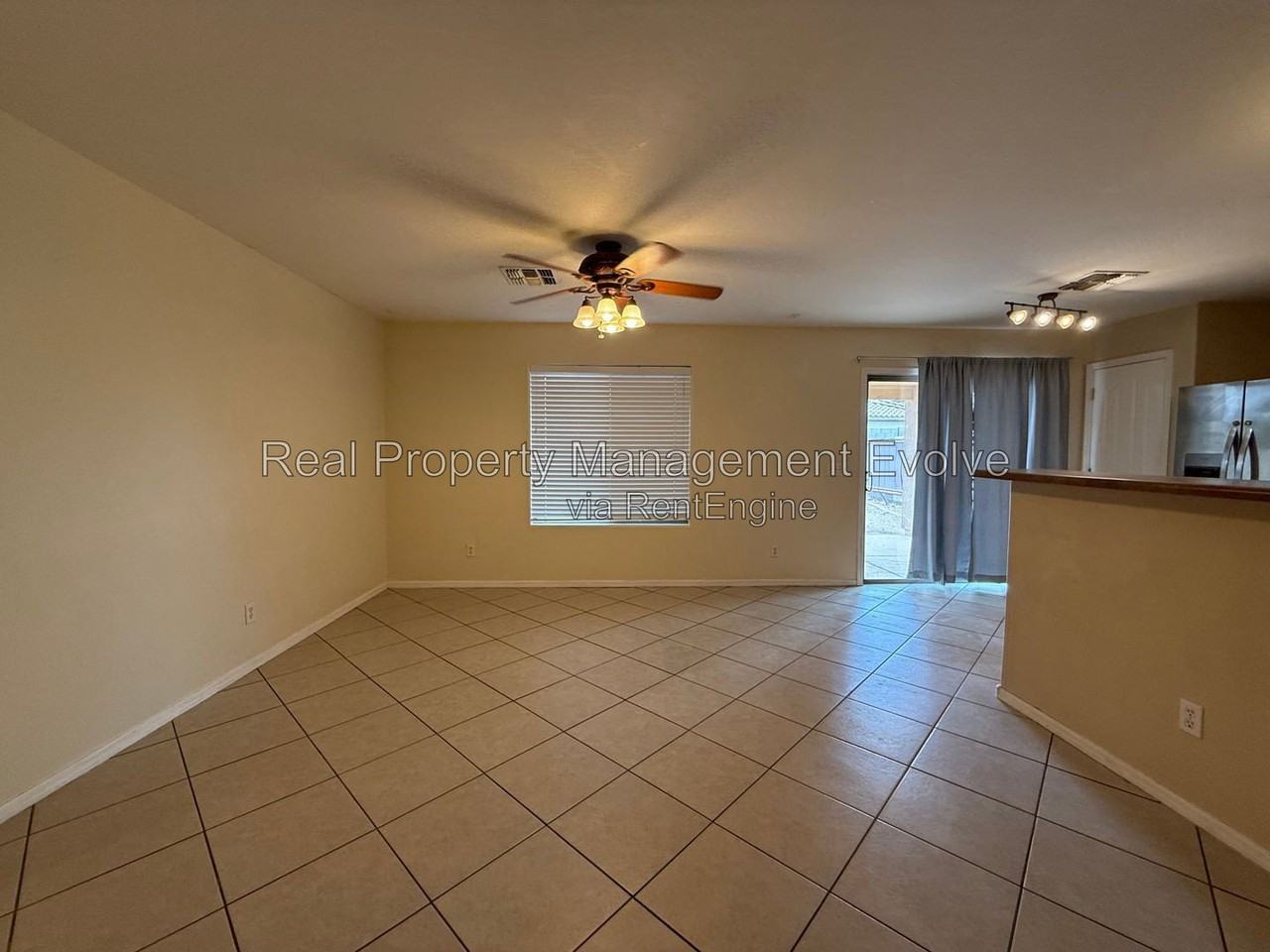 25824 W Burgess Ln - Photo 6 of 36