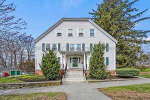 featured image of 16 Winthrop St #1