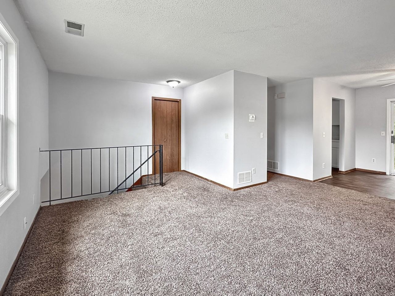 3344 Berwood Ct W - Photo 2 of 18