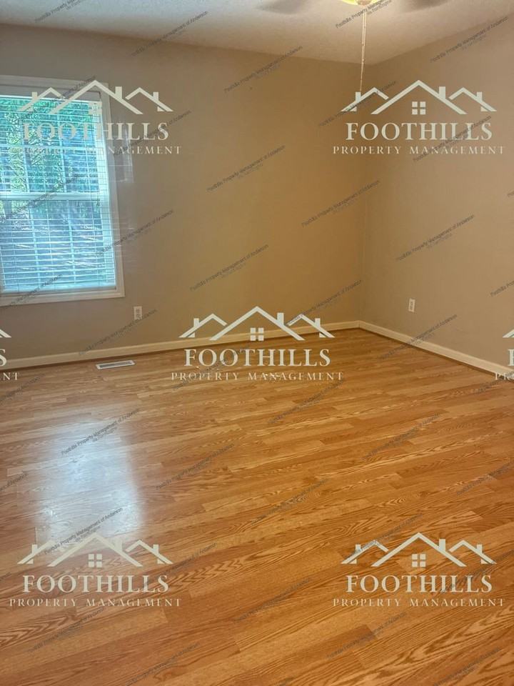 107 Ashton Ln - Photo 5 of 13