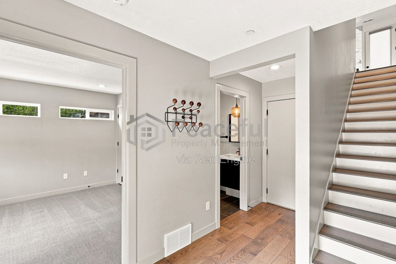 832 S West Temple - Photo 6 of 22