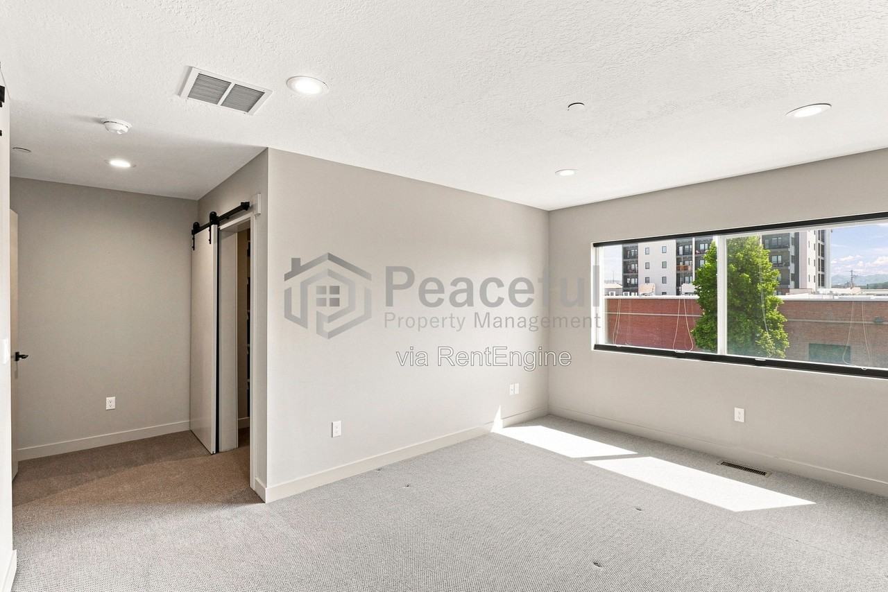 832 S West Temple - Photo 7 of 22