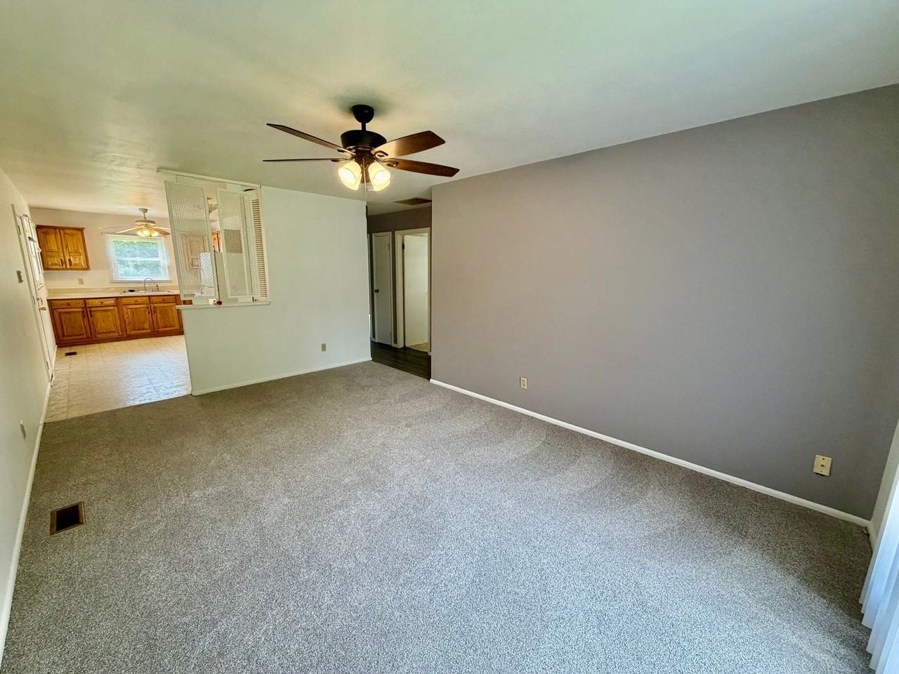 1240 Dogwood Ln - Photo 2 of 8