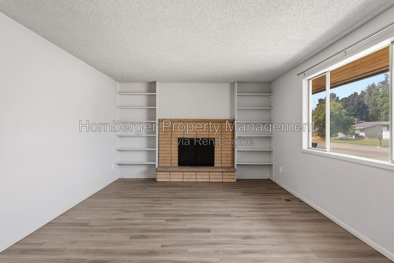 13604 E 5th Ave - Photo 2 of 28
