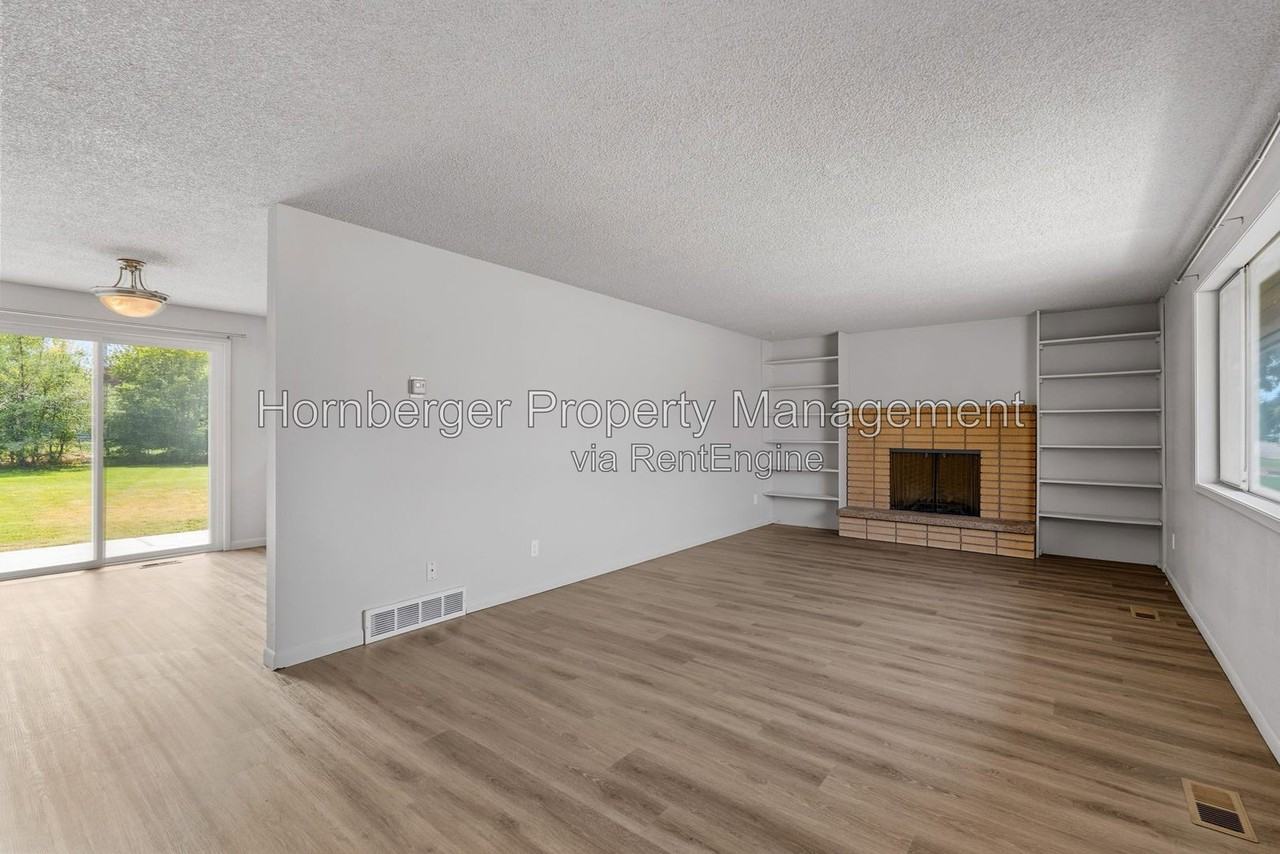 13604 E 5th Ave - Photo 3 of 28