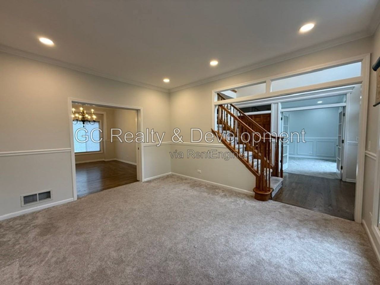 882 Clarendon Ln - Photo 4 of 46