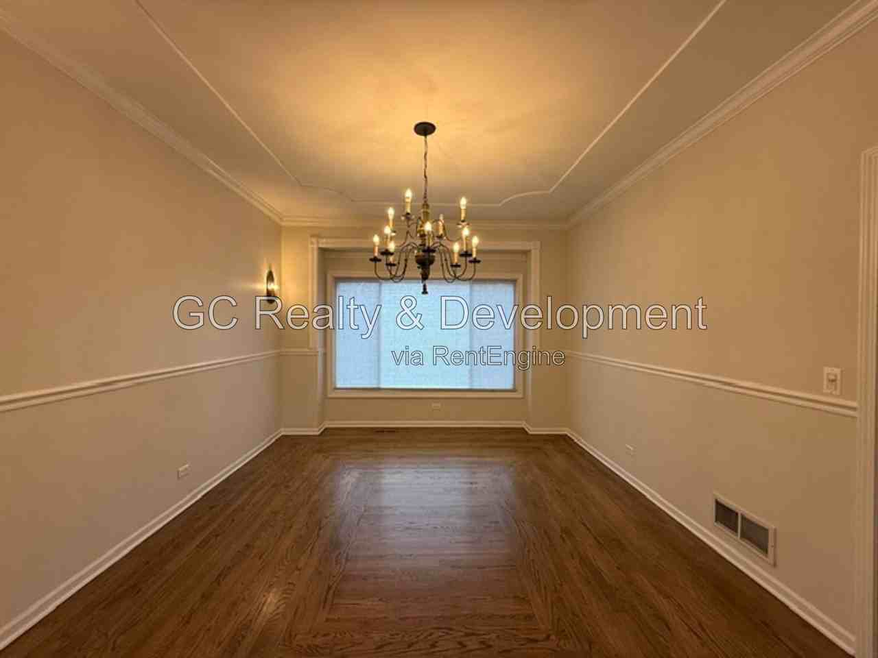 882 Clarendon Ln - Photo 5 of 46