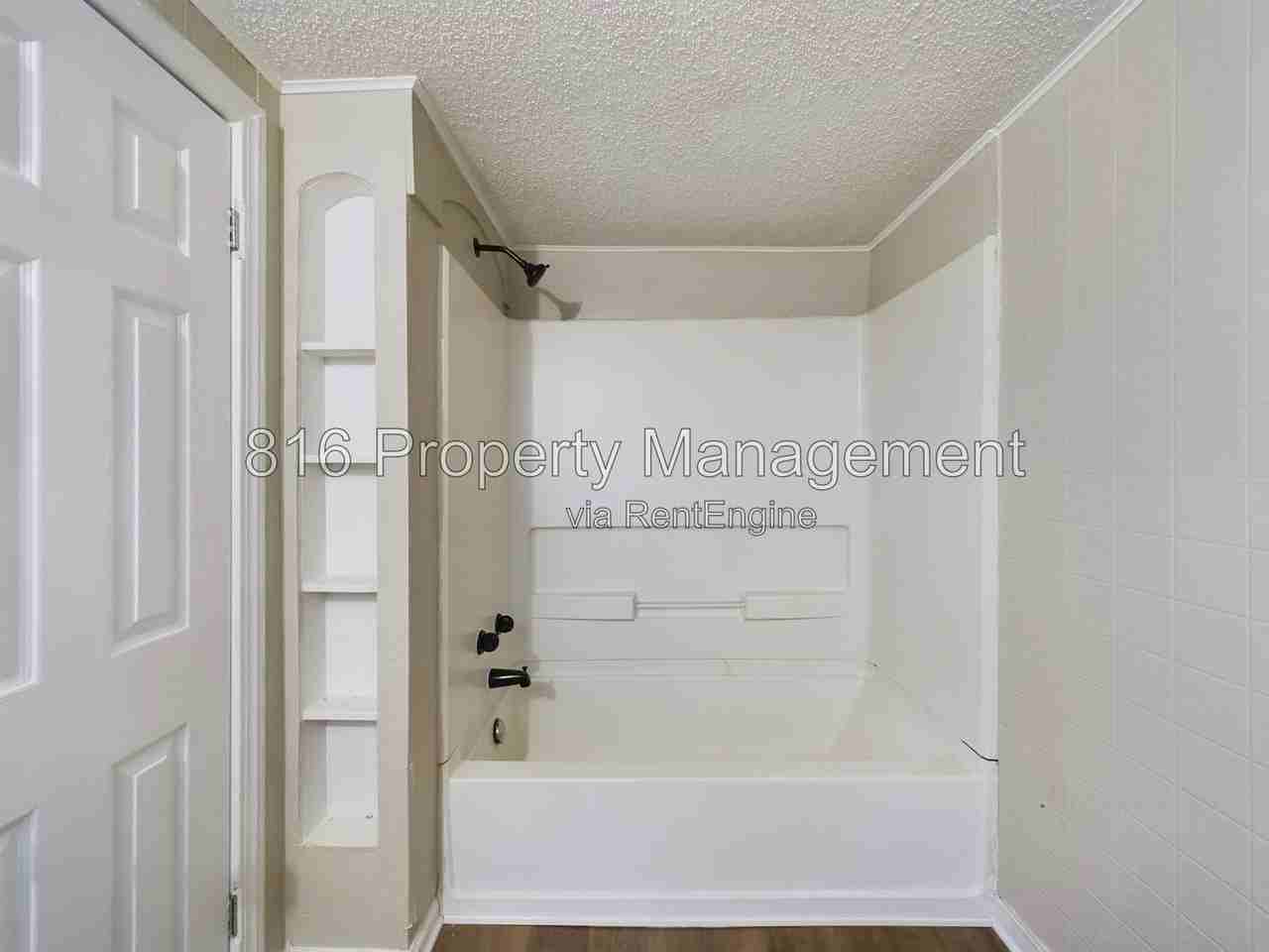 1013 W South Ave #2 - Photo 7 of 12