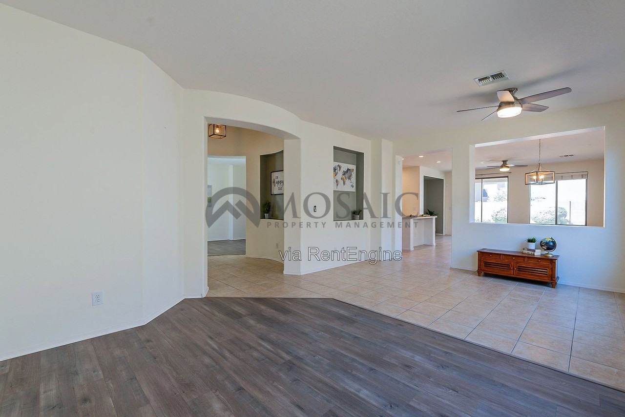 39718 N Rolling Green Way - Photo 4 of 29