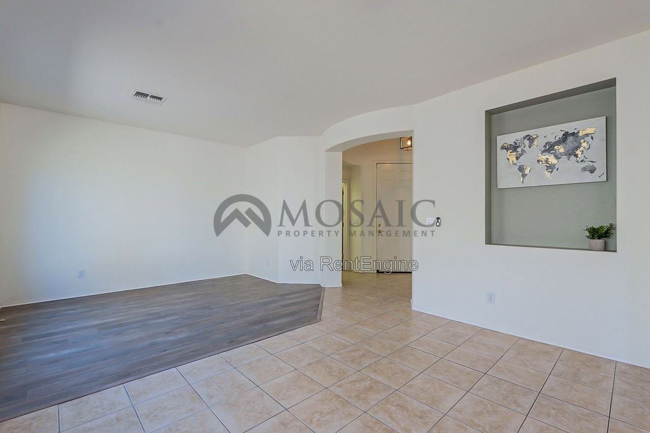 39718 N Rolling Green Way - Photo 5 of 29