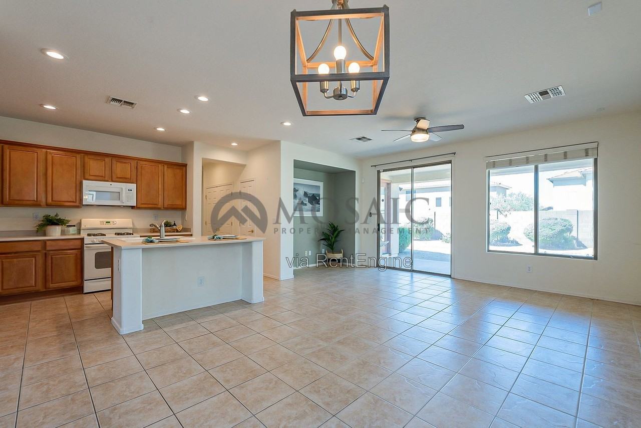 39718 N Rolling Green Way - Photo 6 of 29