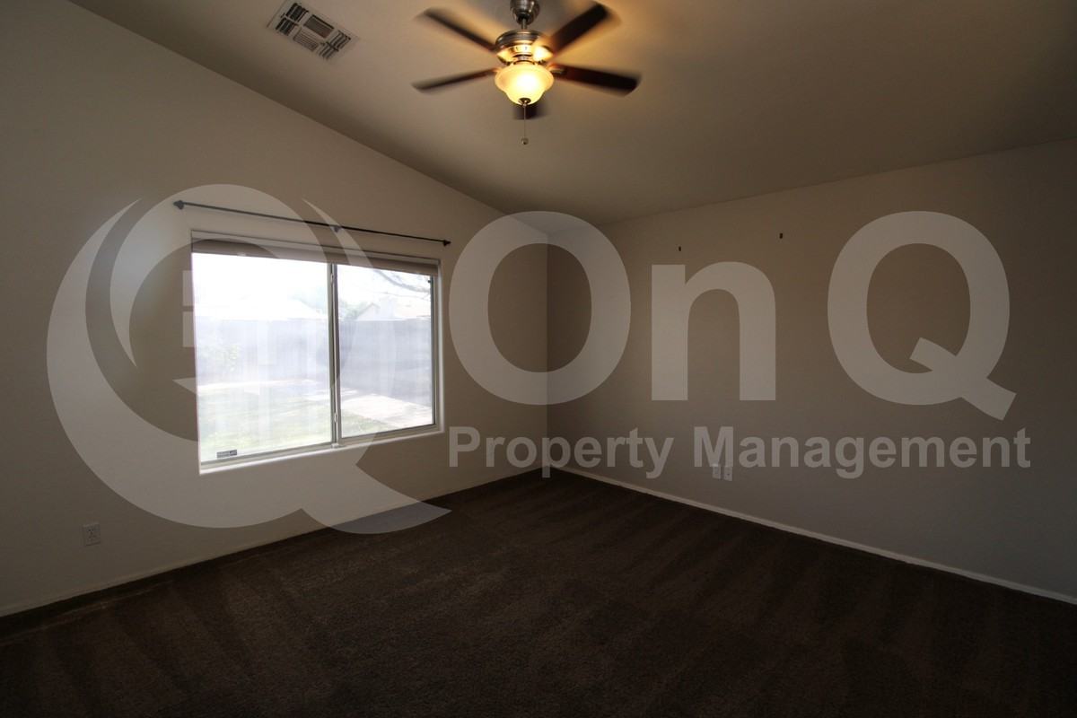 827 W Ivanhoe St - Photo 7 of 15
