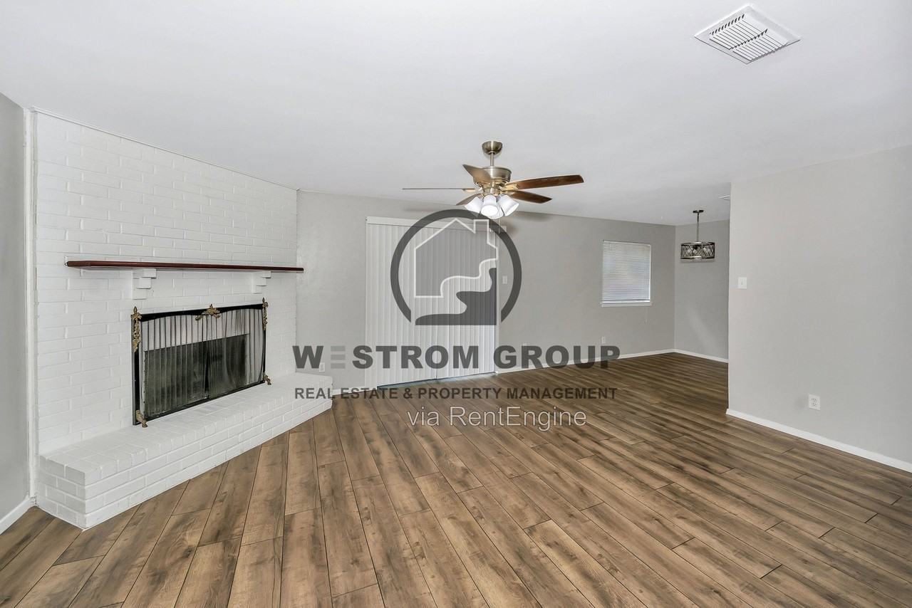 6800 Yorkston St - Photo 6 of 33