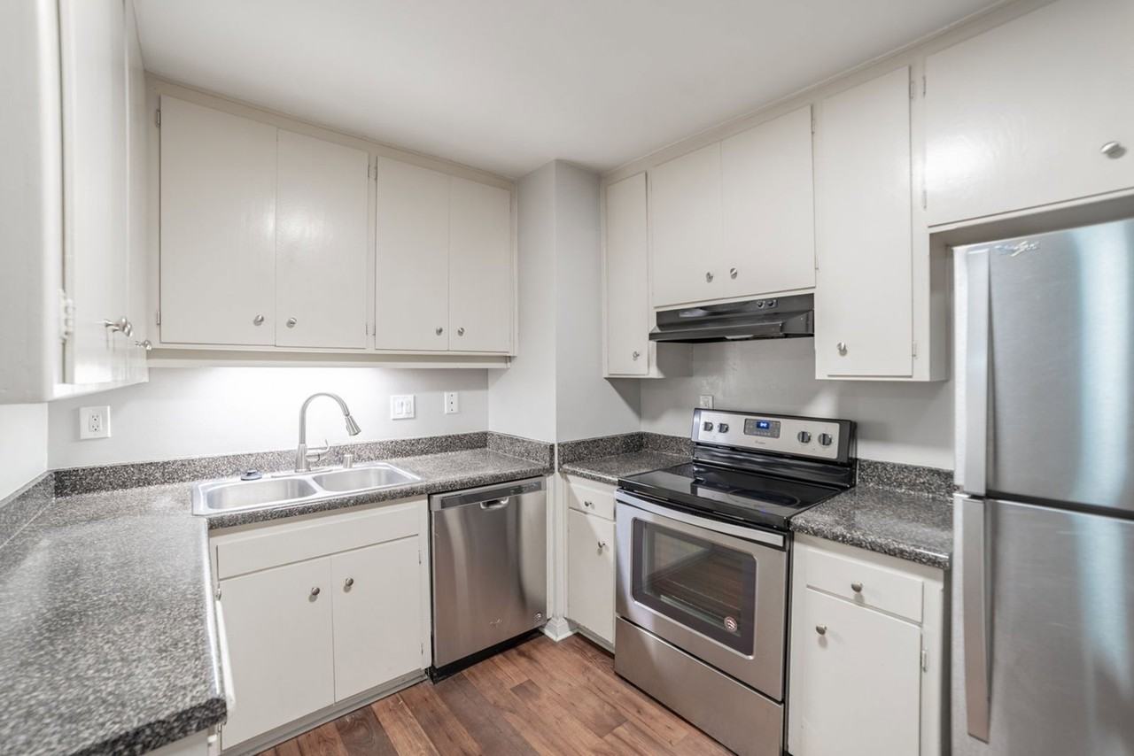 5737 College Ave #10 - Photo 4 of 12