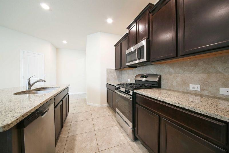 14002 Madrigal Ln - Photo 4 of 50