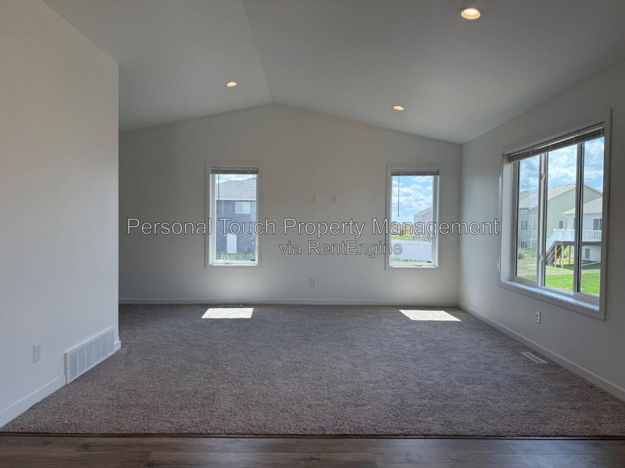 6767 32nd St S - Photo 7 of 43