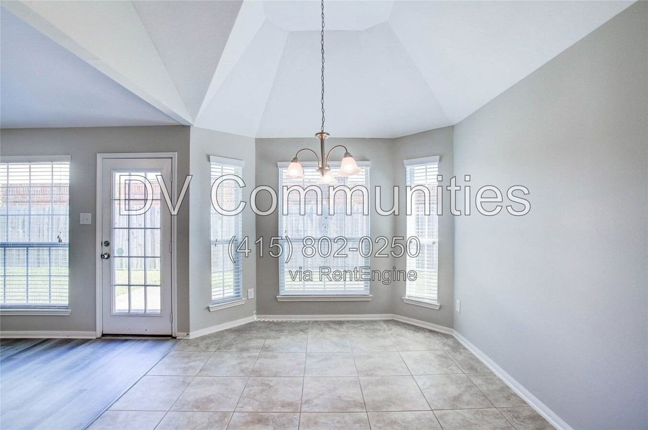 139 Long Canyon Ln - Photo 3 of 11