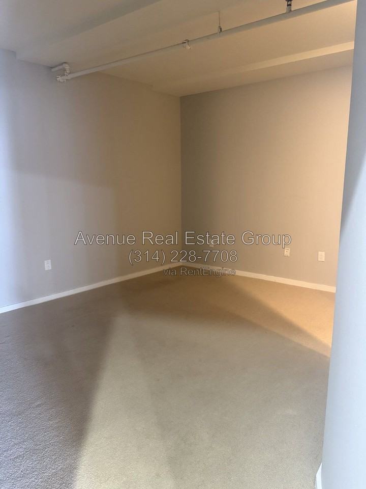 915 Olive St #1104 - Photo 7 of 10