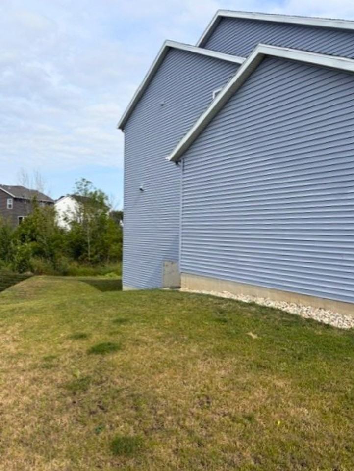 5961 Claymont Ct Se - Photo 2 of 26