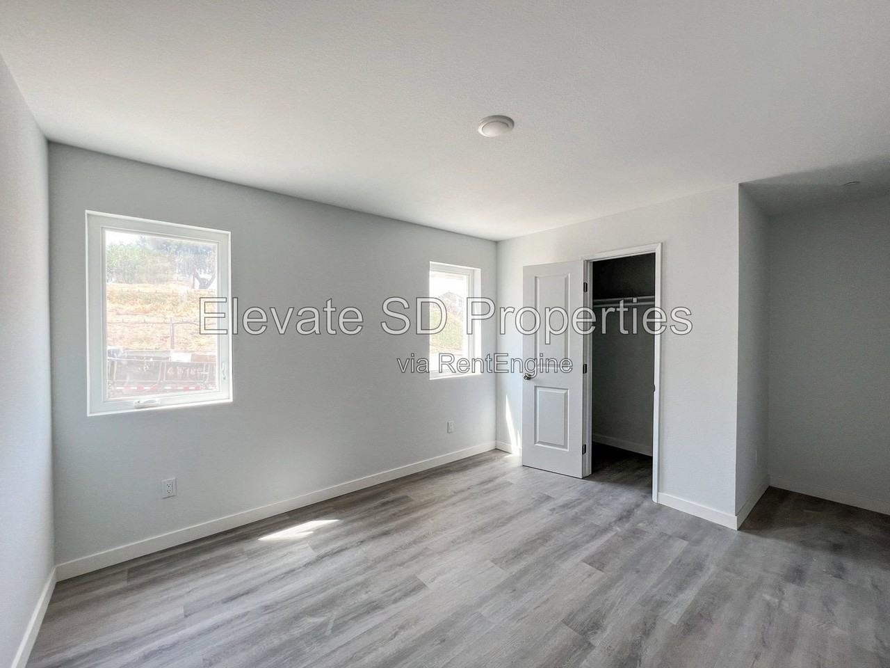 1819 E 9th St #105 - Photo 4 of 17