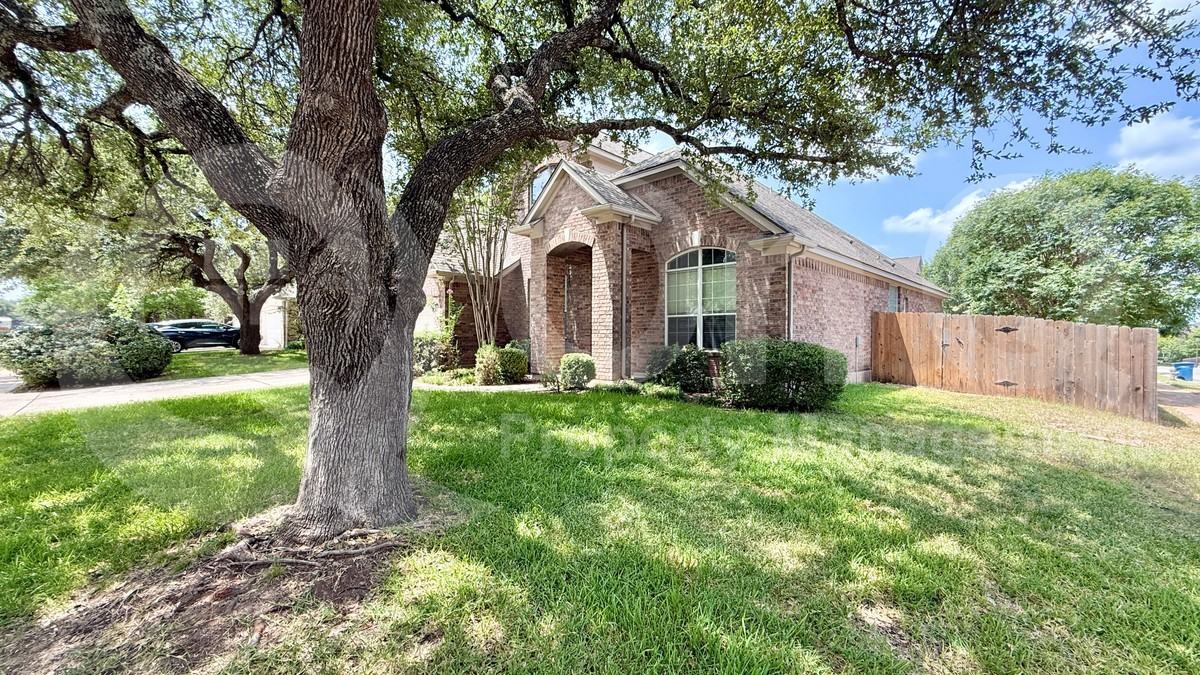 16212 Double Eagle Dr - Photo 3 of 32