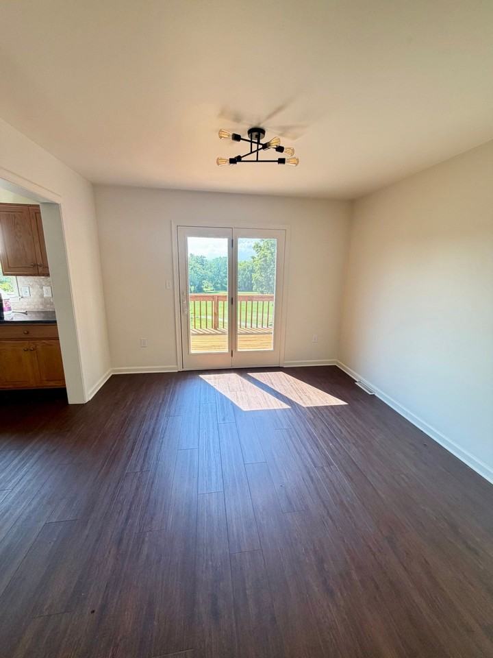 33 Parkview Dr - Photo 4 of 28