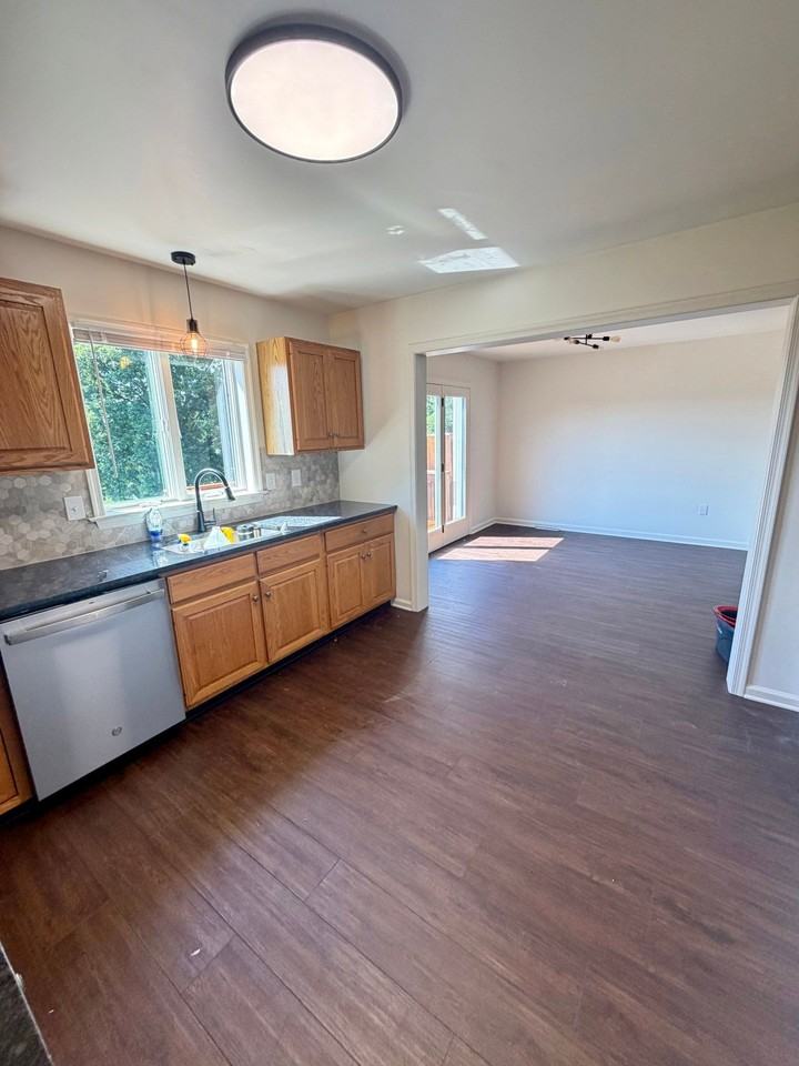 33 Parkview Dr - Photo 6 of 28