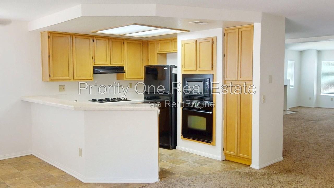 11174 Paseo Montanoso - Photo 4 of 20