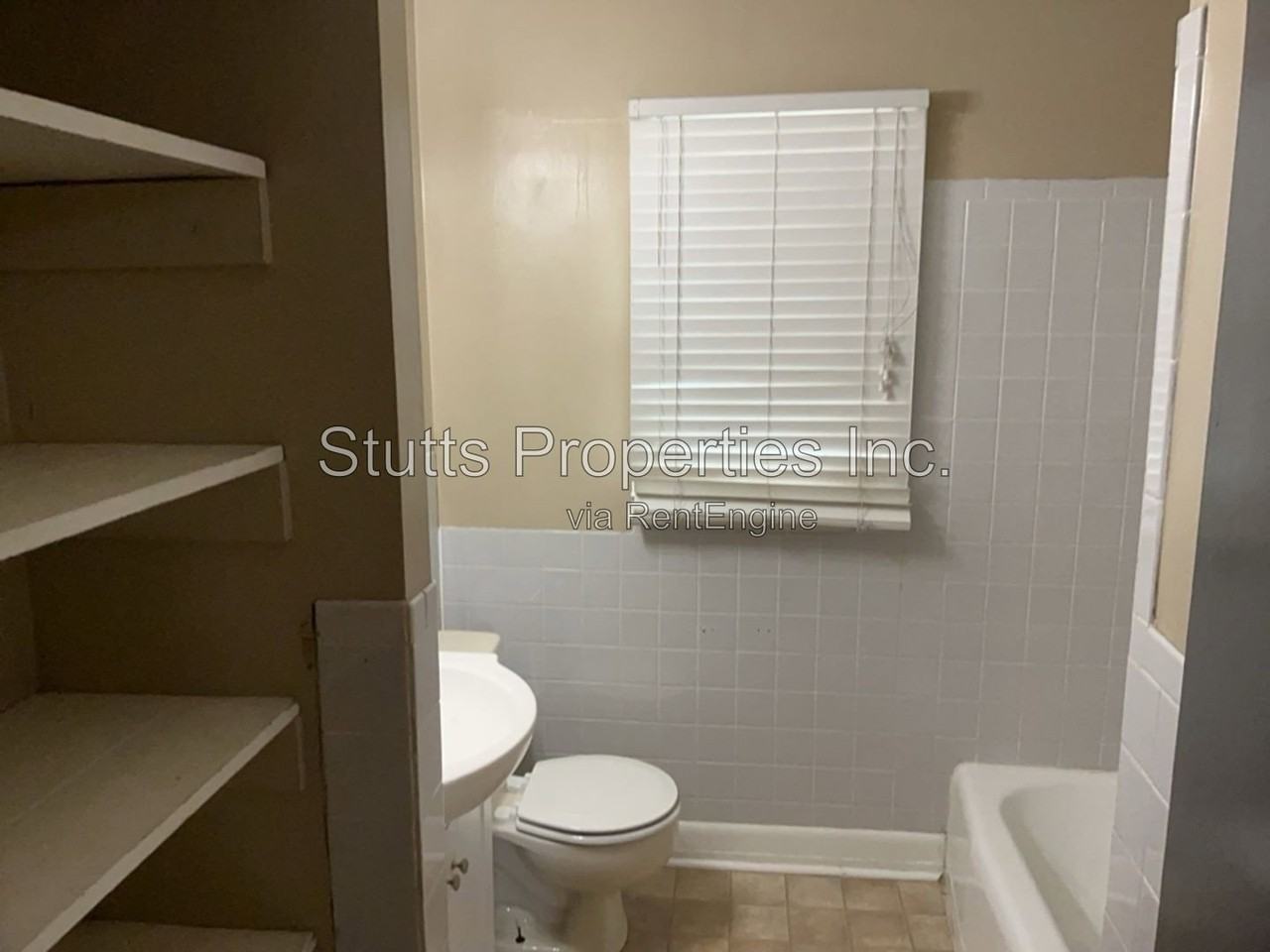 1102 Michigan Ave - Photo 2 of 11