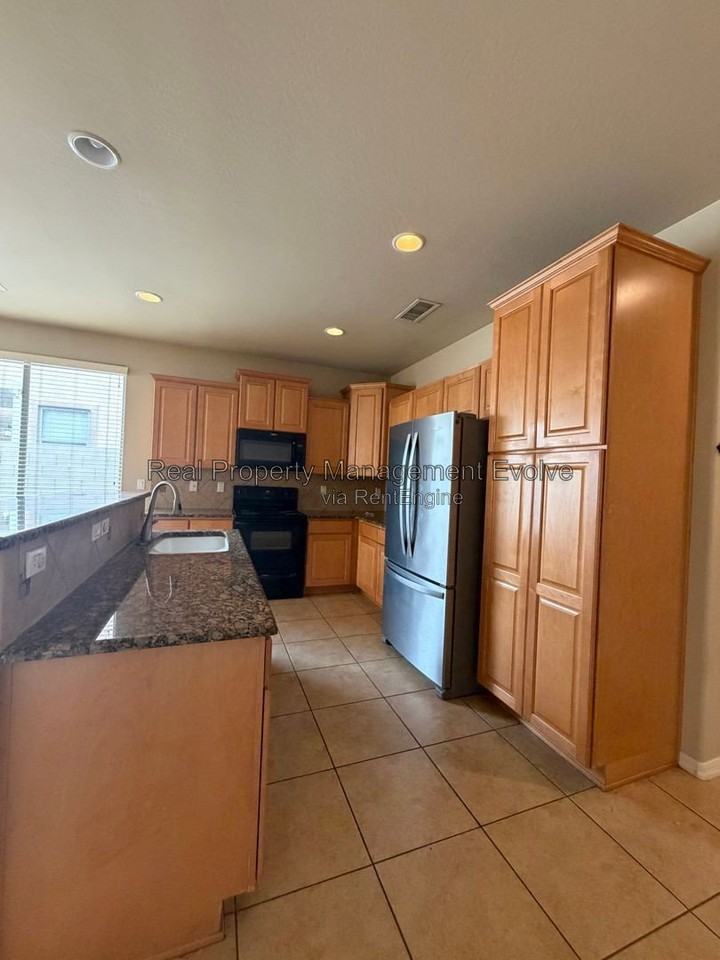 5640 W Kowalsky Ln - Photo 5 of 28
