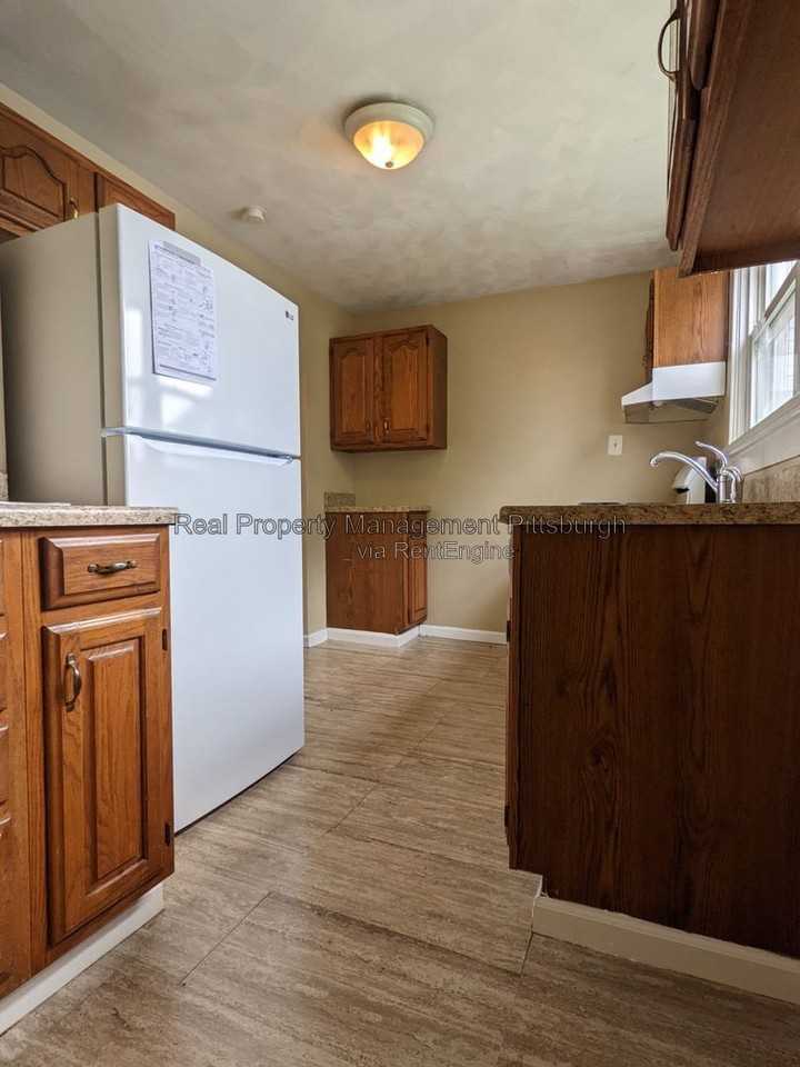302 W Miller Ave - Photo 3 of 12
