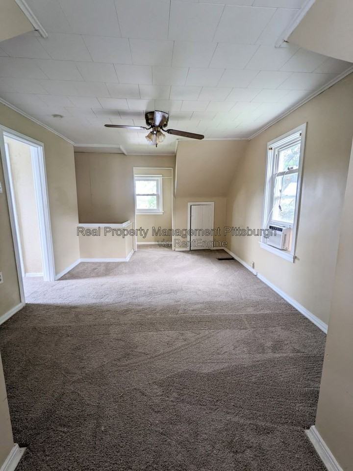 302 W Miller Ave - Photo 5 of 12