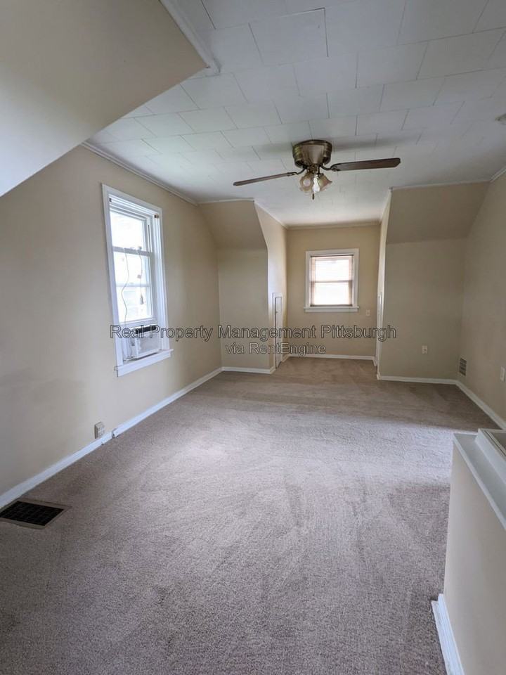 302 W Miller Ave - Photo 6 of 12