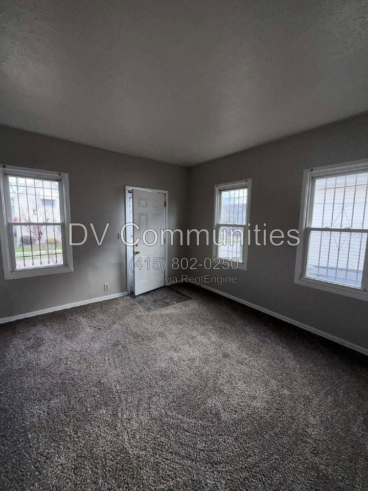 3417 Storer Ave - Photo 6 of 20