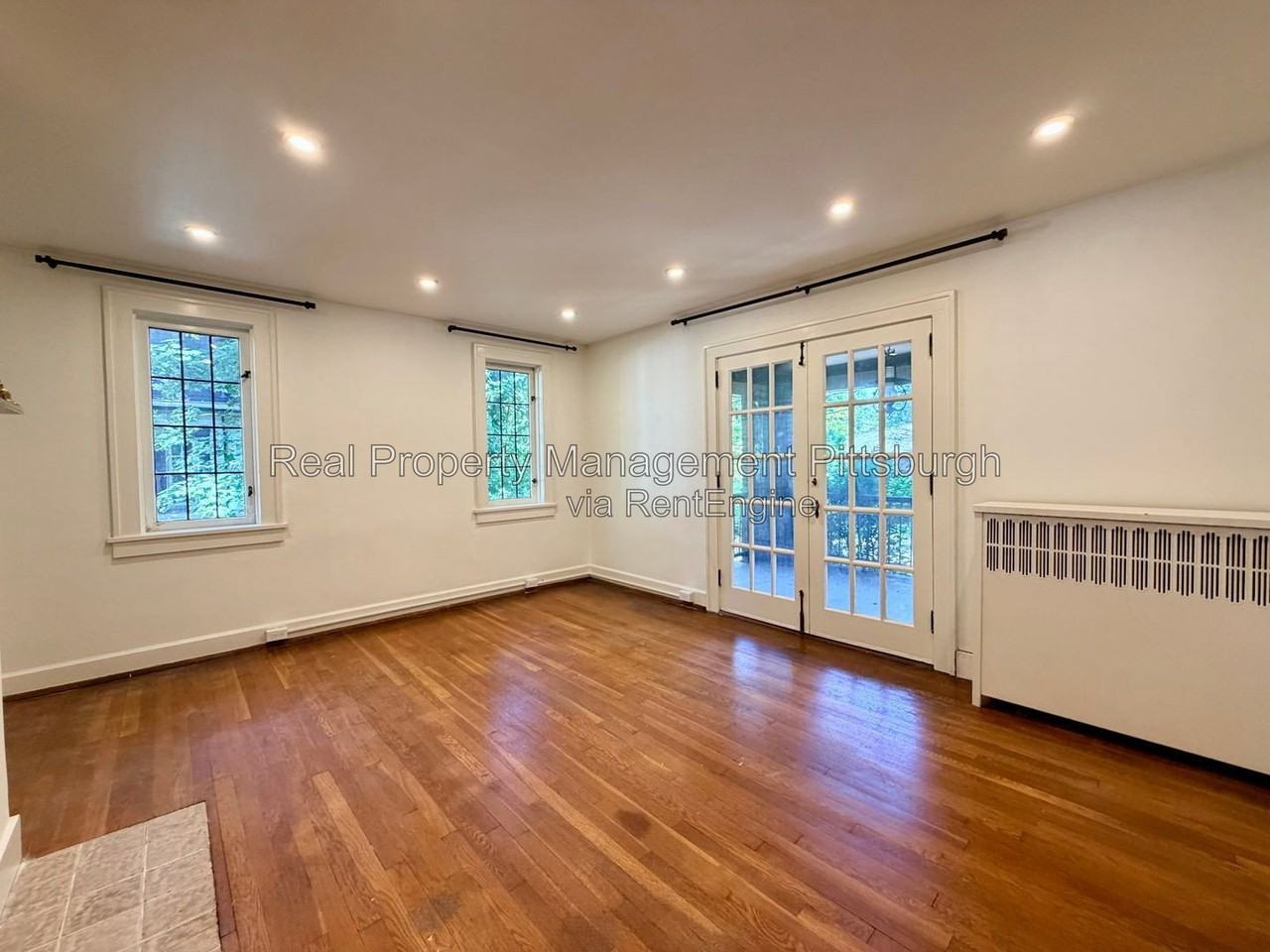 152 Gordon St - Photo 4 of 29