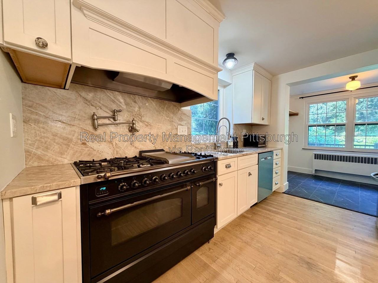 152 Gordon St - Photo 5 of 29