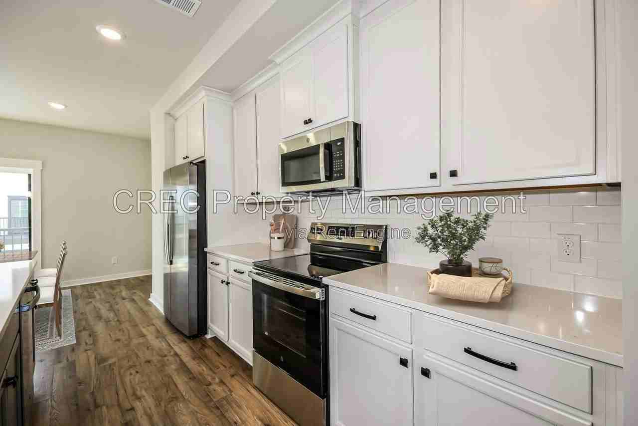 596 Scholar Way - Photo 2 of 36