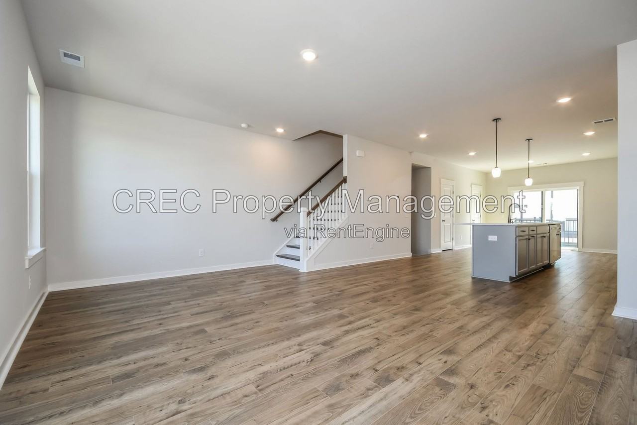 596 Scholar Way - Photo 6 of 36